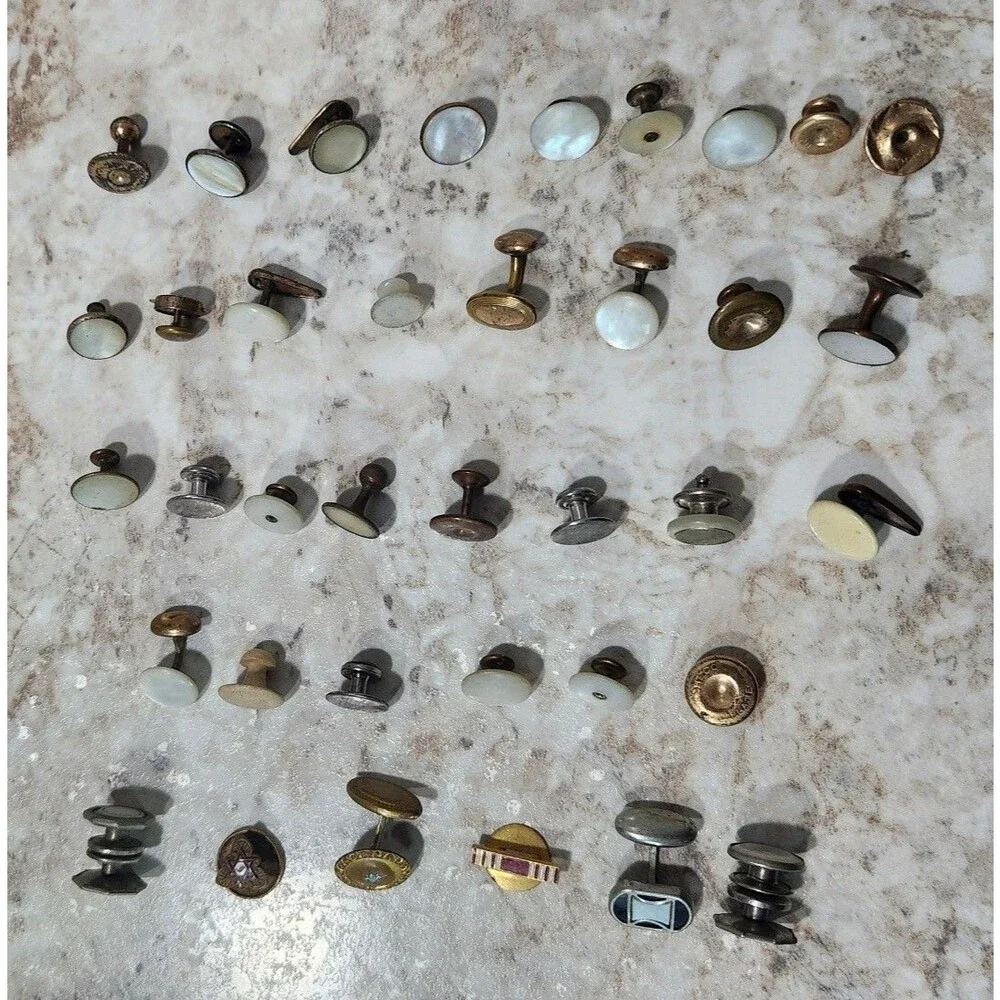 Mixed Estate Lot of Vintage CUFFLINKS - Gold Tone & Silver Tone -  5+ Pairs